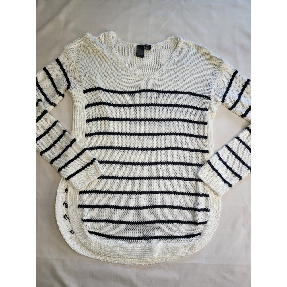 Quinn Womens V-Neck Striped Knit Sweater Ivory Navy Blue Curved Hem Small